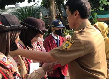 Inagurasi Pramuka Penggalang Garuda Kepada Siswi-Siswi Berprestasi di SMPN 1 Cileungsi